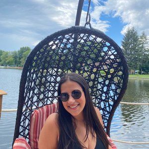 Meet your Posher, Leah